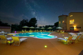 Hotel with swimming pool in Arbus